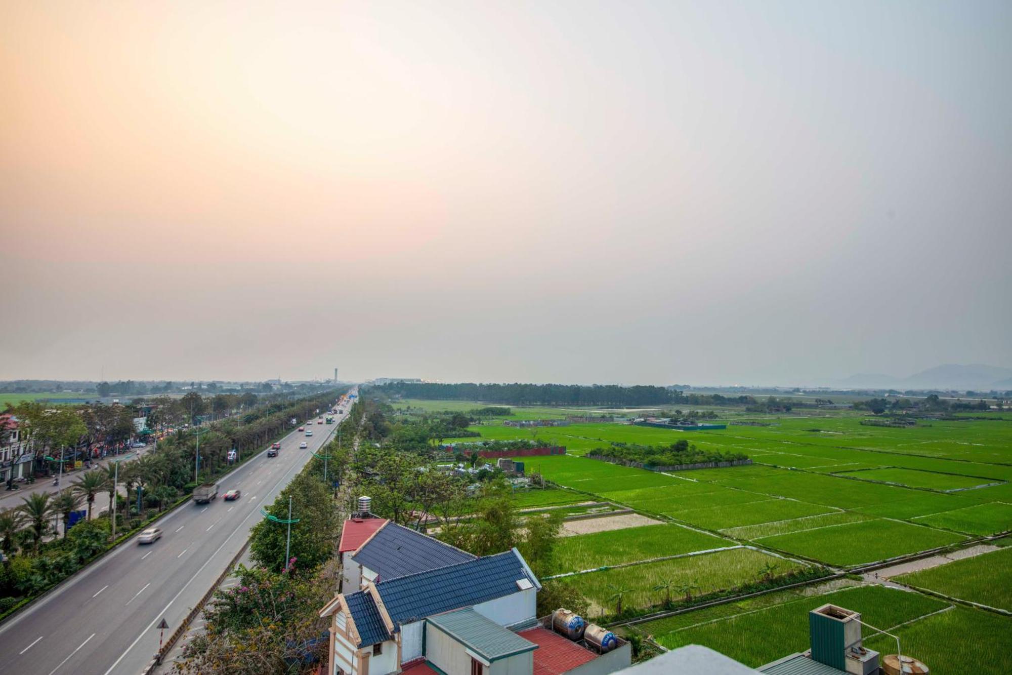 Airport Classic 2 Hanoi